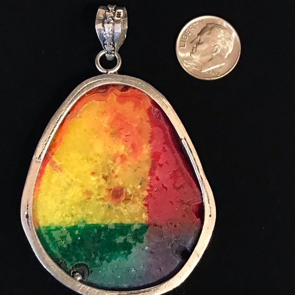 Solar Quartz Pendant 💗 - Picture 3 of 4